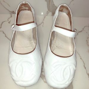 100% Authentic #CHANEL babydoll flats size 9